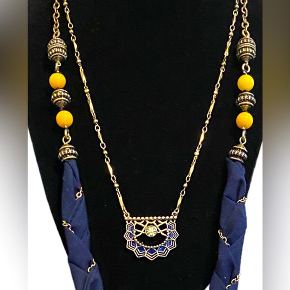 NWOT Chloe + Isabel Golden Lotus Layered Necklace - Picture 2 of 5